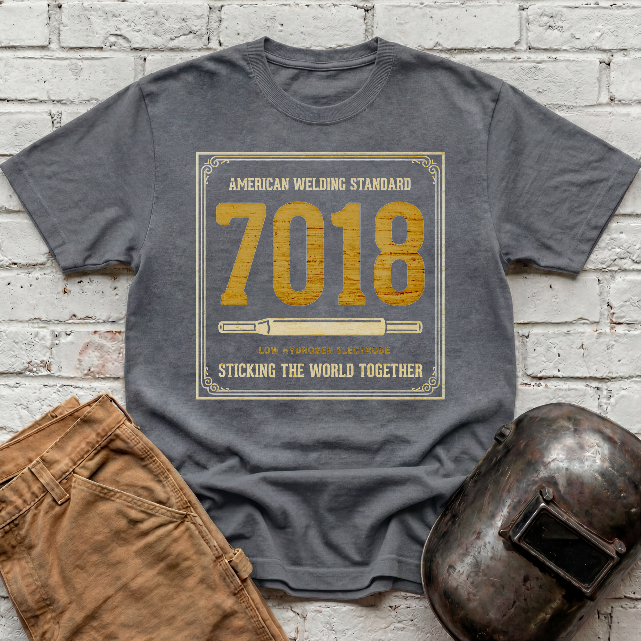 Sticking world with 7018 T-shirt