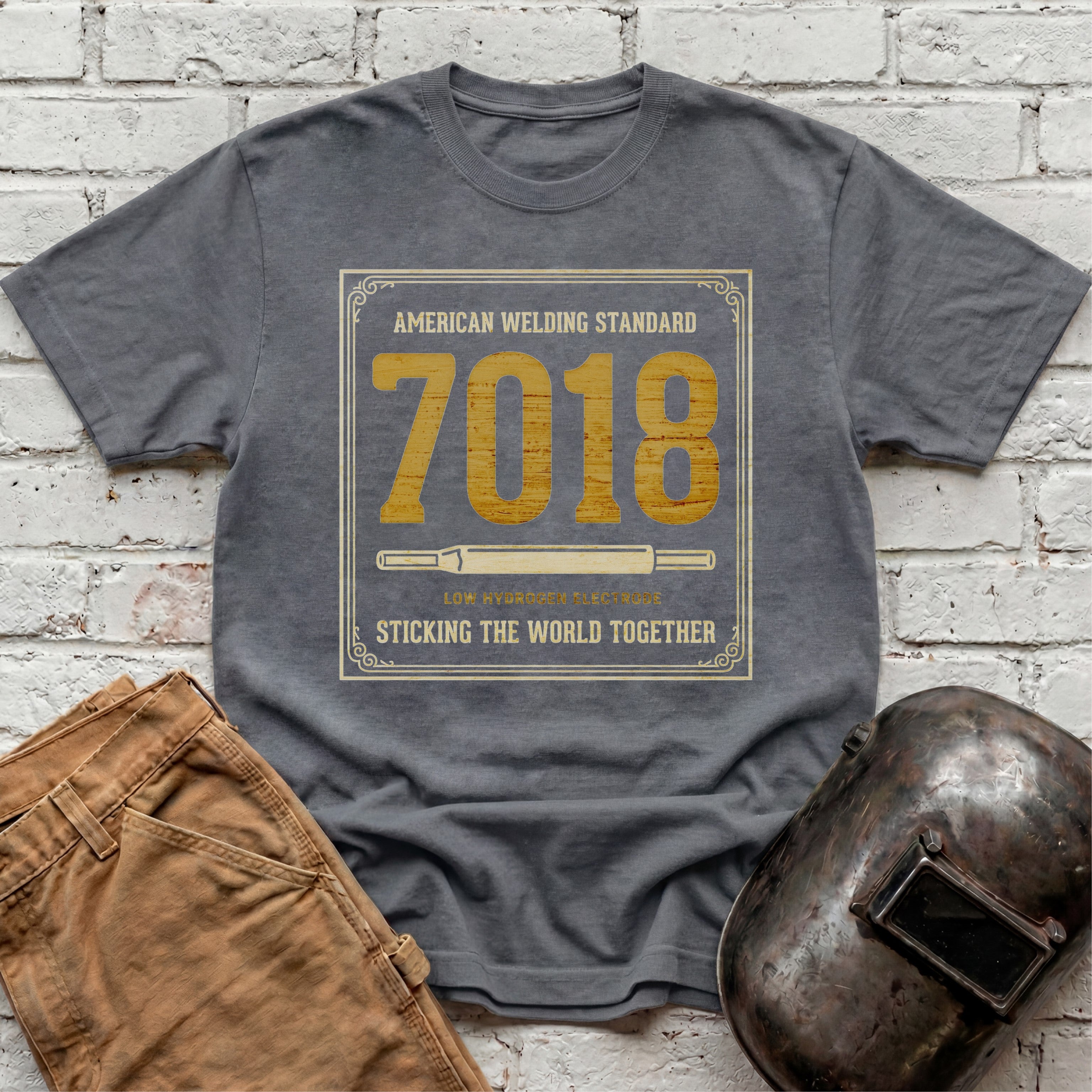 Sticking world with 7018 T-shirt