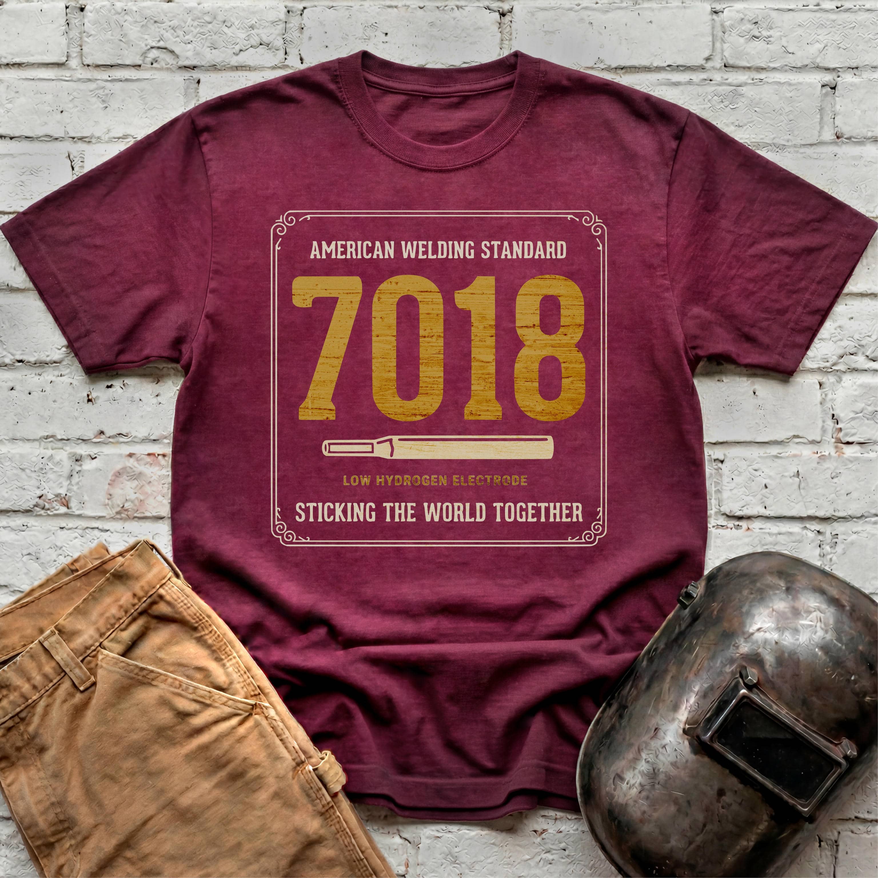 Sticking world with 7018 T-shirt