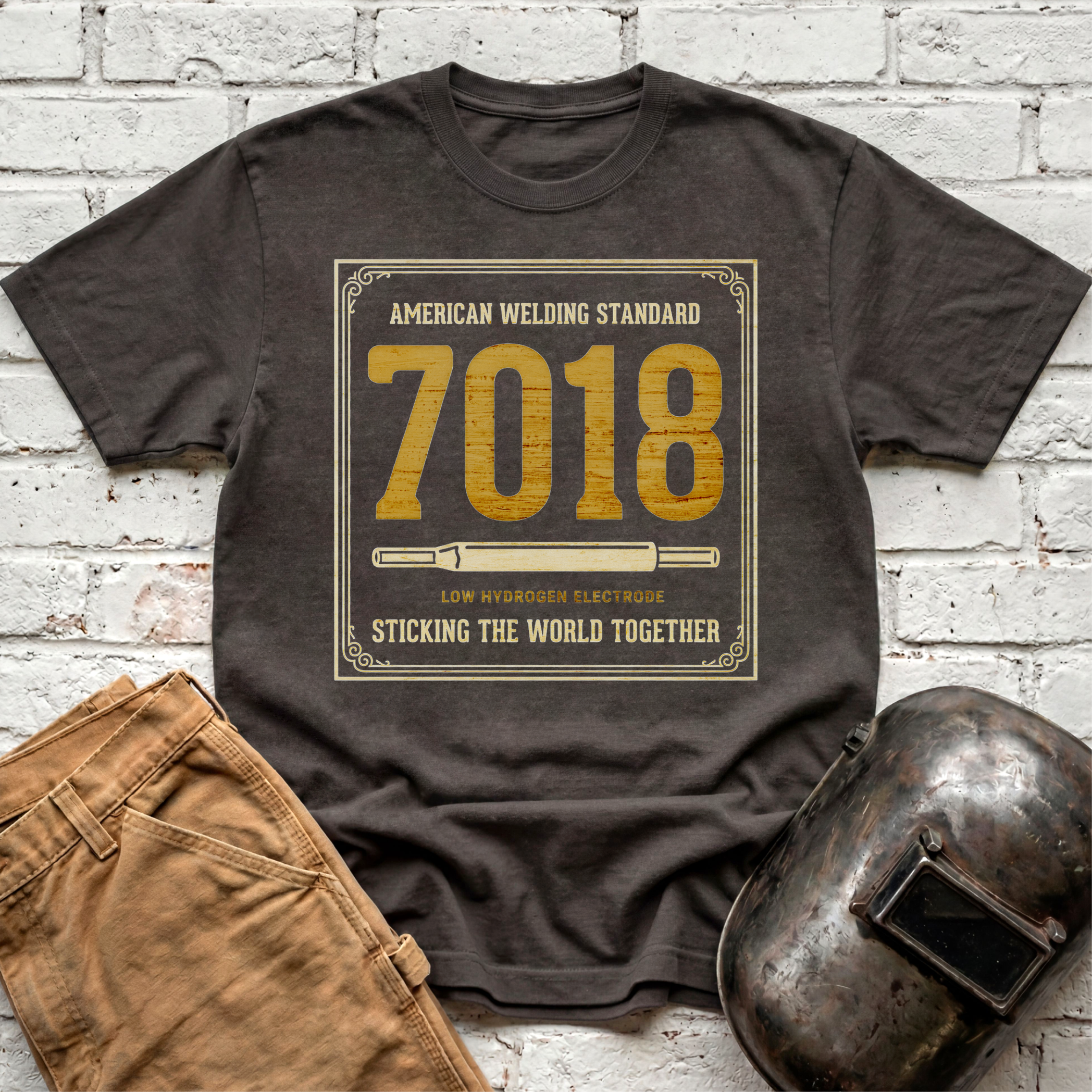 Sticking world with 7018 T-shirt