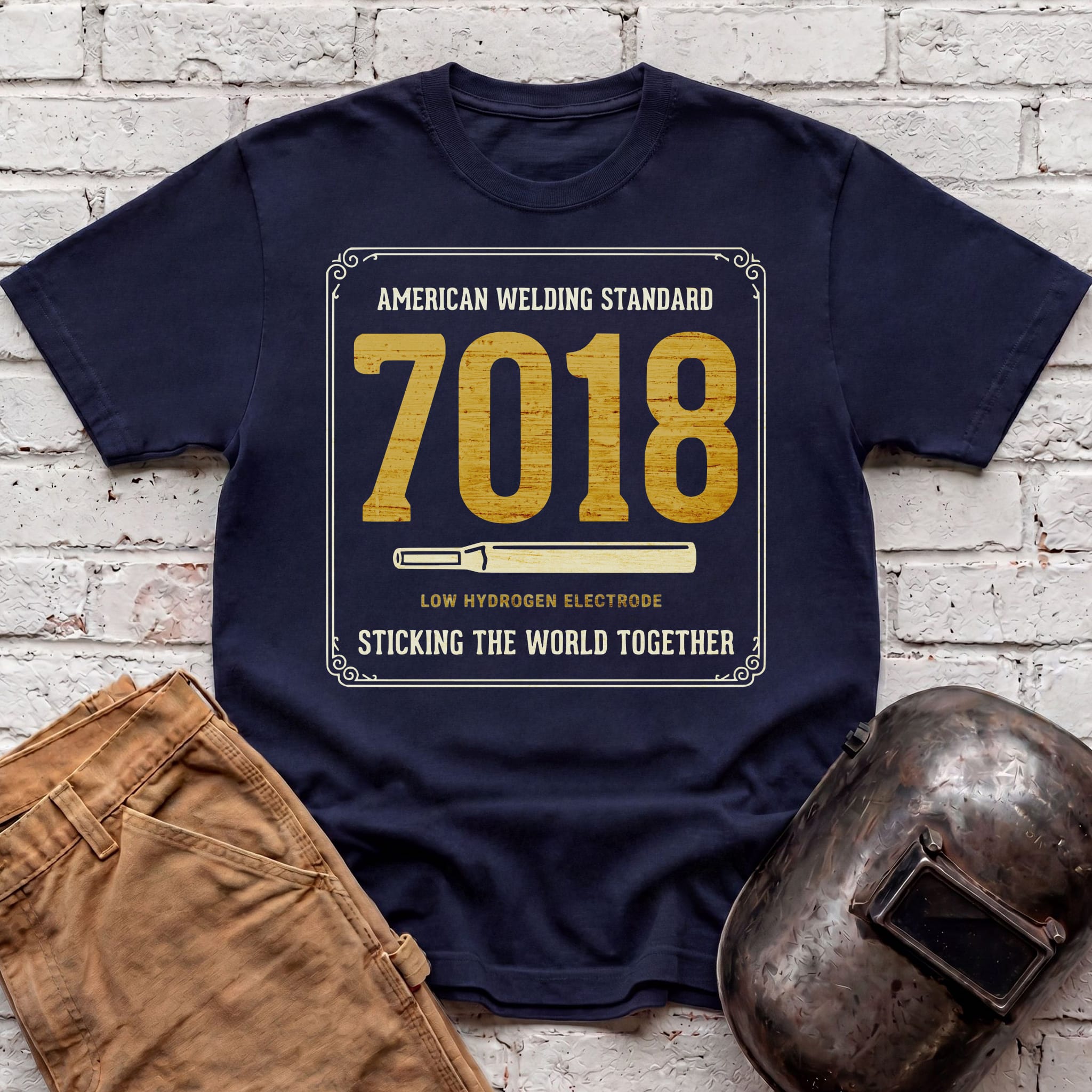 Sticking world with 7018 T-shirt